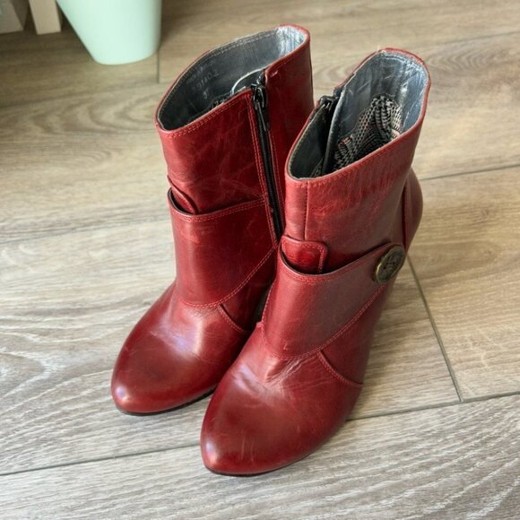 Chanii B  Chantal Pilon Bulle Collection Retro Leather Bootie - Picture 2 of 13